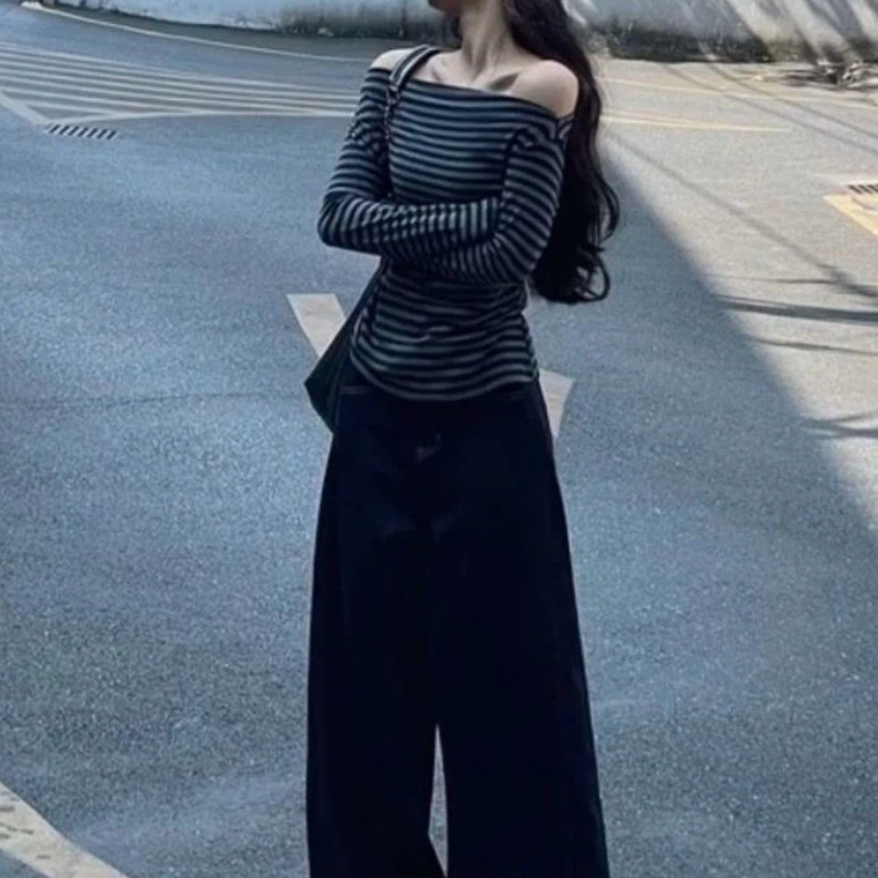 بلوزة نسائية كورية عصرية مخططة - مراجعة Blouse Off Shoulder وسعره