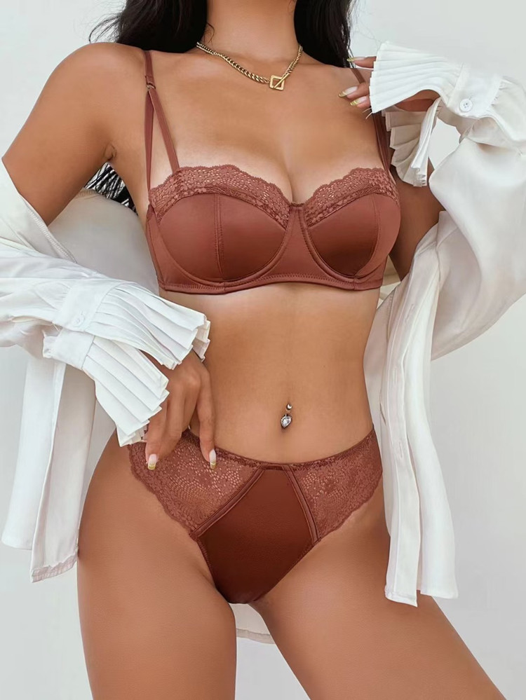 الدانتيل الفرنسي التطريز الملا - مراجعة Bralette Triangle Set وسعره